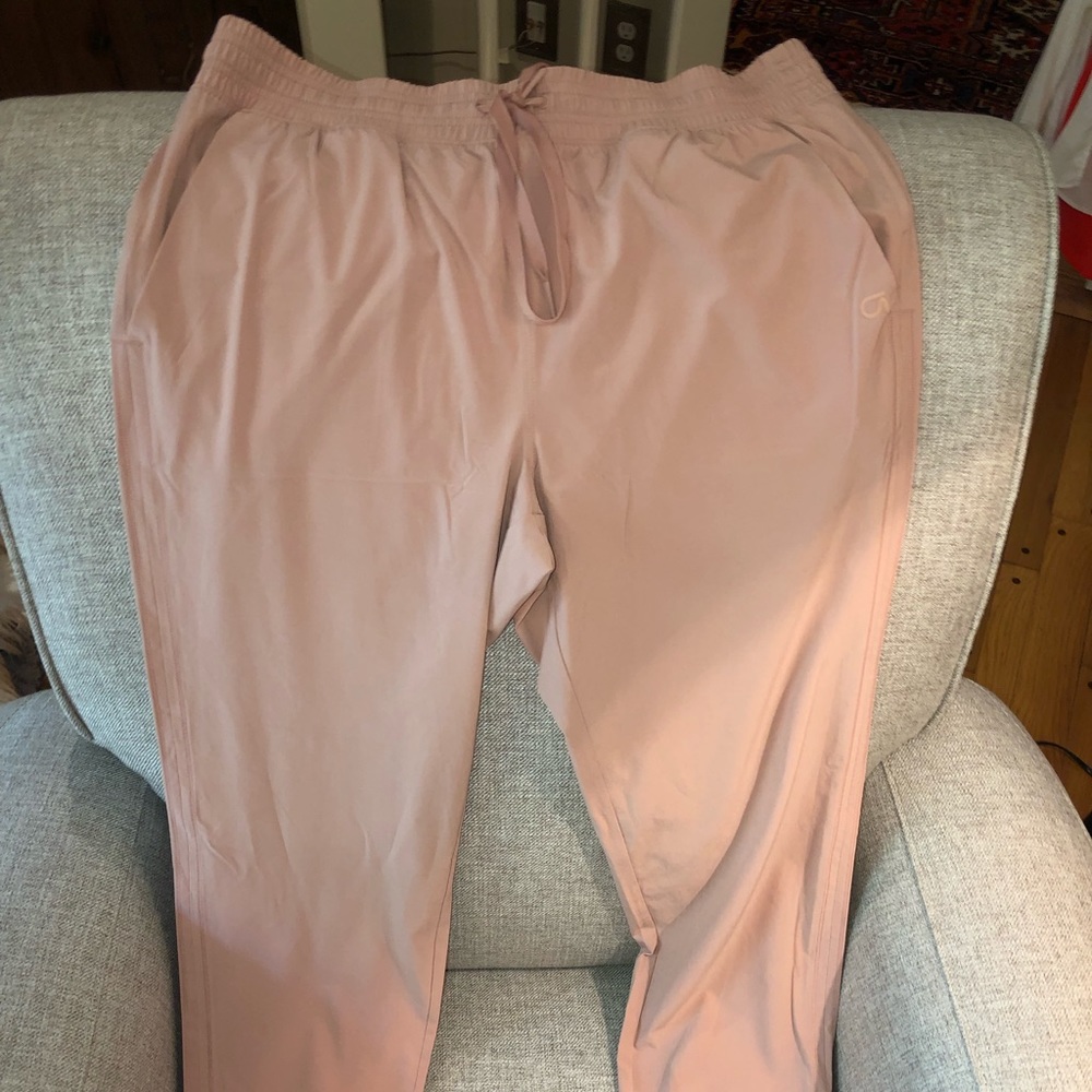 Gap fit joggers
